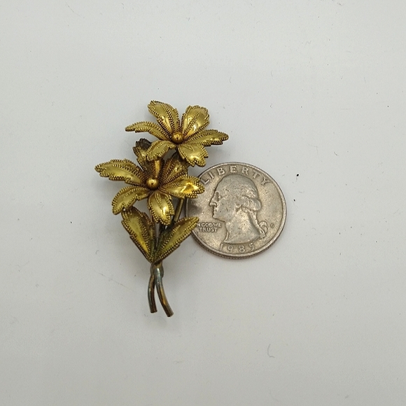 Flower Daisy Posy Bouquet Gold tone Milgrain Brooch Pin Vintage - Picture 14 of 15